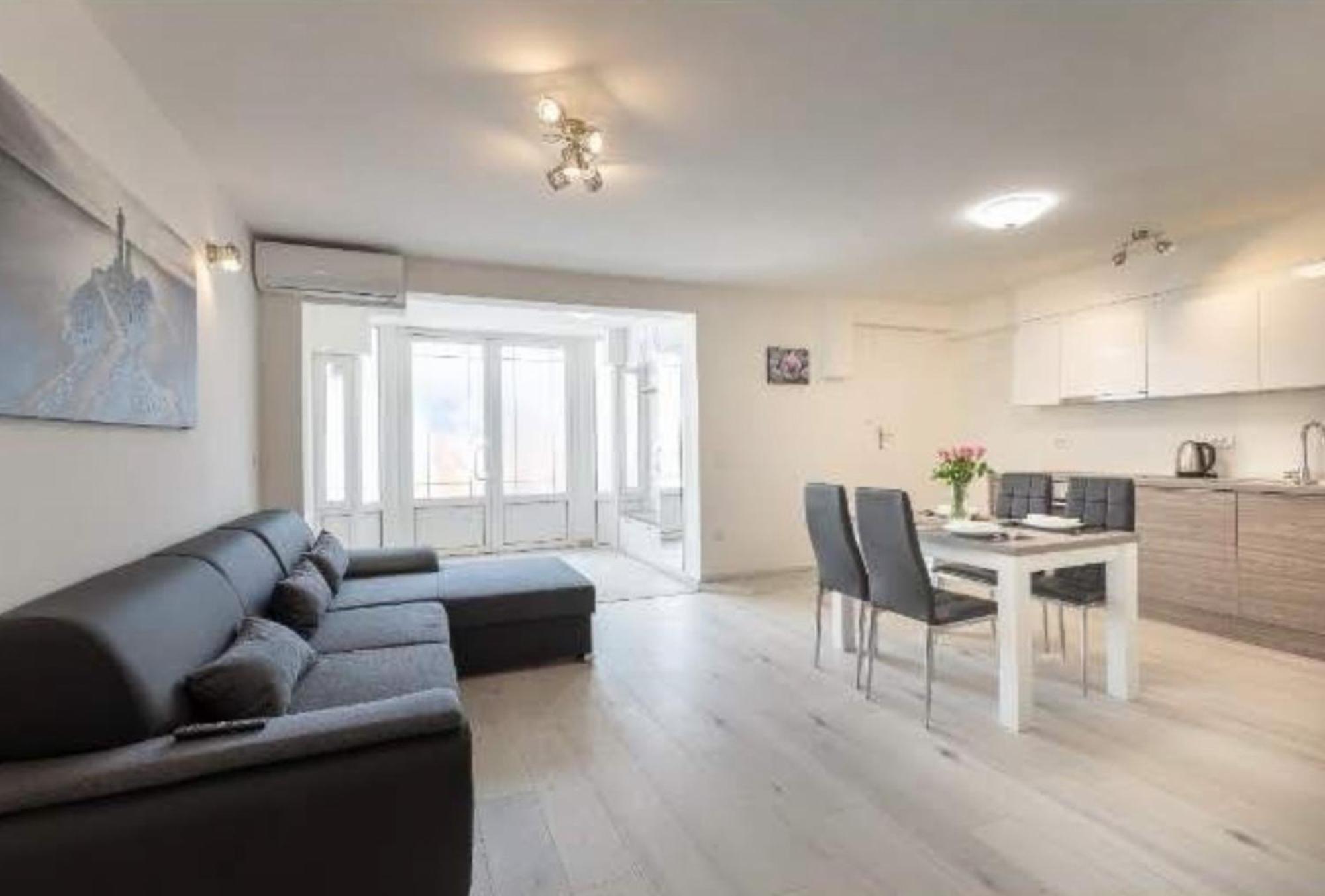 Apartamento Newly Renovated App Goran Umag Exterior foto