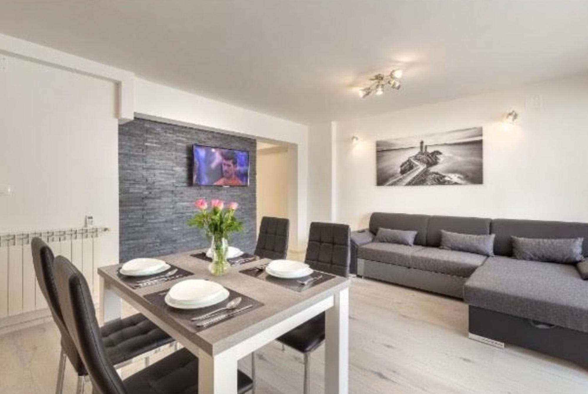 Apartamento Newly Renovated App Goran Umag Exterior foto