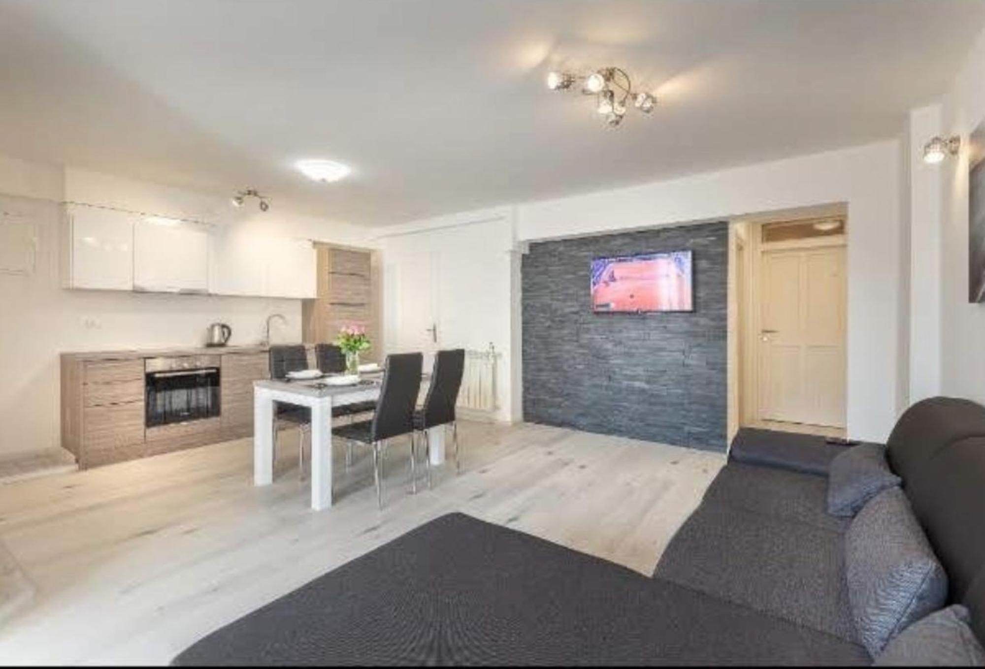 Apartamento Newly Renovated App Goran Umag Exterior foto